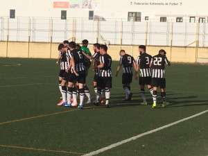Jugadores del Badajoz Promesas celebrando el 1-0.