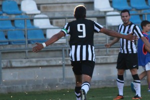 David Copito celebra un gol en el Nuevo Vivero | POL GARCÍA