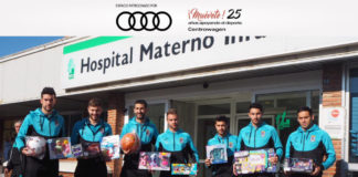 El CD Badajoz visitó la planta de oncología del Hospital Materno Infantil