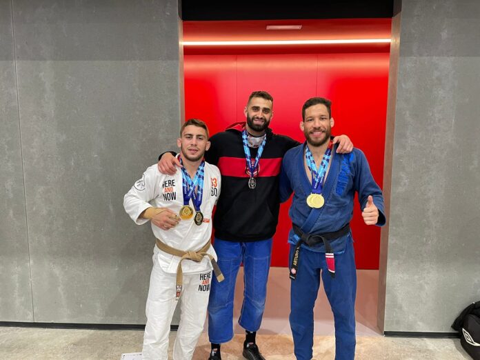 Fernando Mera en el Campeonato de España de Grappling con su medalla de plata
