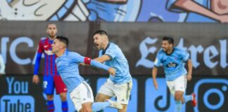 Javi Galán asiste a Iago Aspas en el agónico empate ante el Barça
