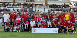 Así se vivió desde el césped del Nuevo Vivero el choque entre Veteranos CDB y Leyendas España