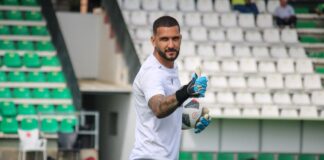 El Badajoz echa el cierre a la portería con la llegada de Javi Olmedo