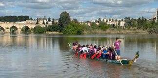 El Club Piragüismo Extremadura ya disfruta su nuevo Barco Dragón