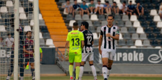 Álex Alegría se queda