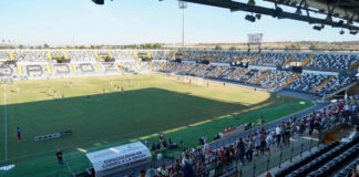 La resiembra del césped del Nuevo Vivero aleja al Badajoz un mes de casa