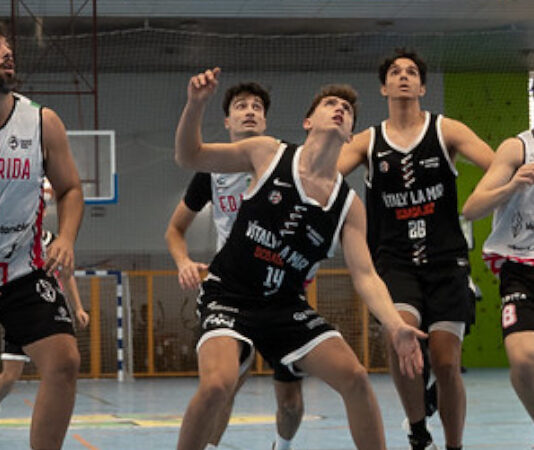Baloncesto Badajoz y Vítaly La Mar tiran del carro pacense en Primera Nacional