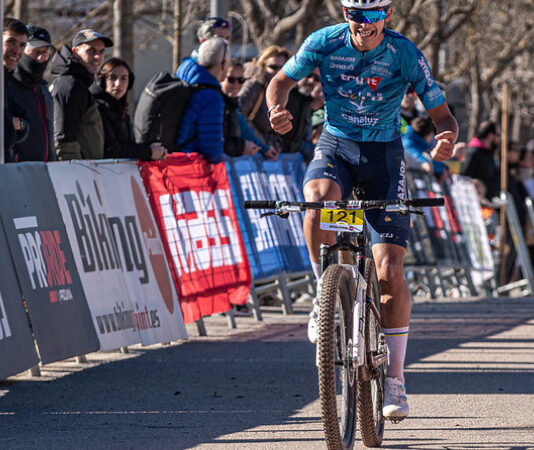 Soberbio arranque del Kazajoz en el calendario UCI