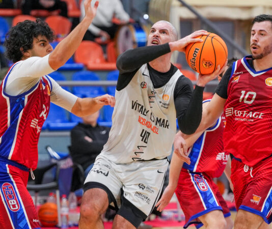 El Vítaly La Mar BCB no levanta el pie del acelerador