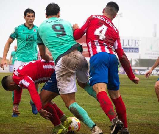 Barba rescata un punto para el Badajoz en un final agónico en Don Benito