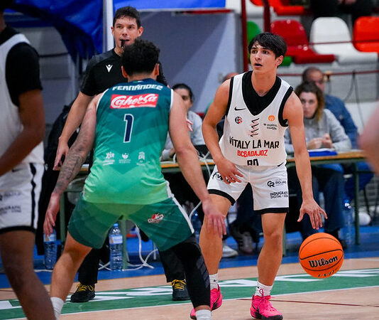 Doble reto para los pacenses en la jornada 19 de Tercera FEB