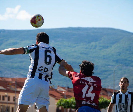 El Badajoz tropieza en Jaraíz y se obliga a remontar en el Nuevo Vivero