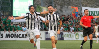El Badajoz sella un ascenso sufrido y celebrado
