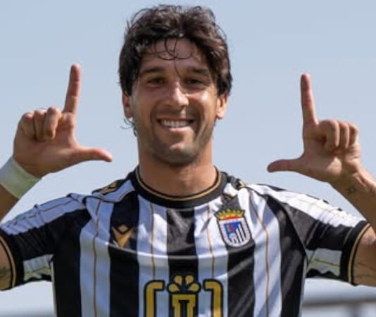 El Badajoz arranca con tres puntos de oficio ante el Tenerife B